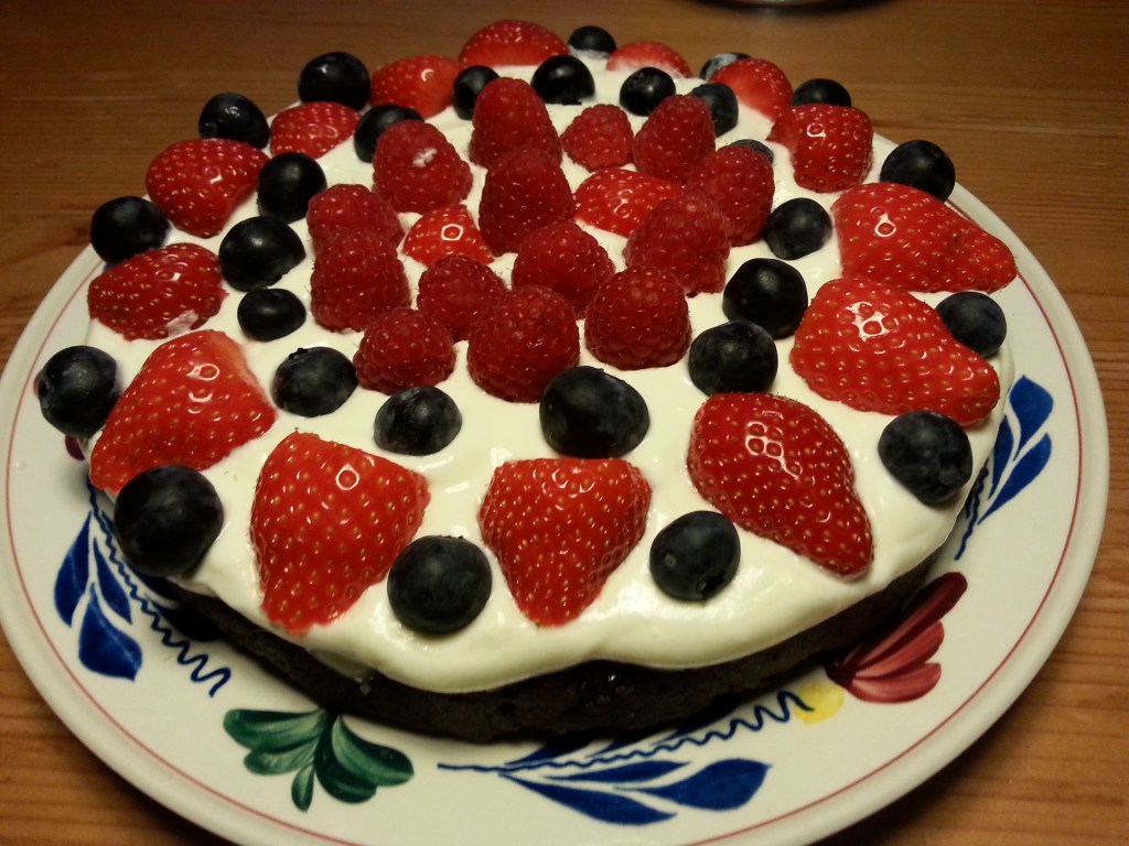 Glutenvrije chocoladetaart met&nbsp;bosvruchtjes